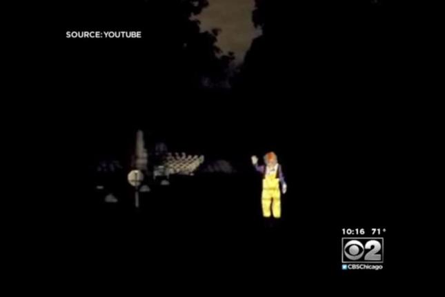 Creepy-clown-caught-on-camera-at-Chicago-cemetery