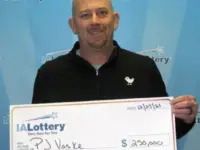 Say What?!: Store’s Last $20 Lottery Ticket Brings $250,000 of Christmas Luck